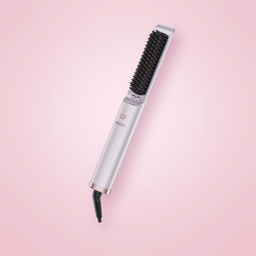 Brosse lissante à ions négatifs lilas avec cordon, sur fond rose