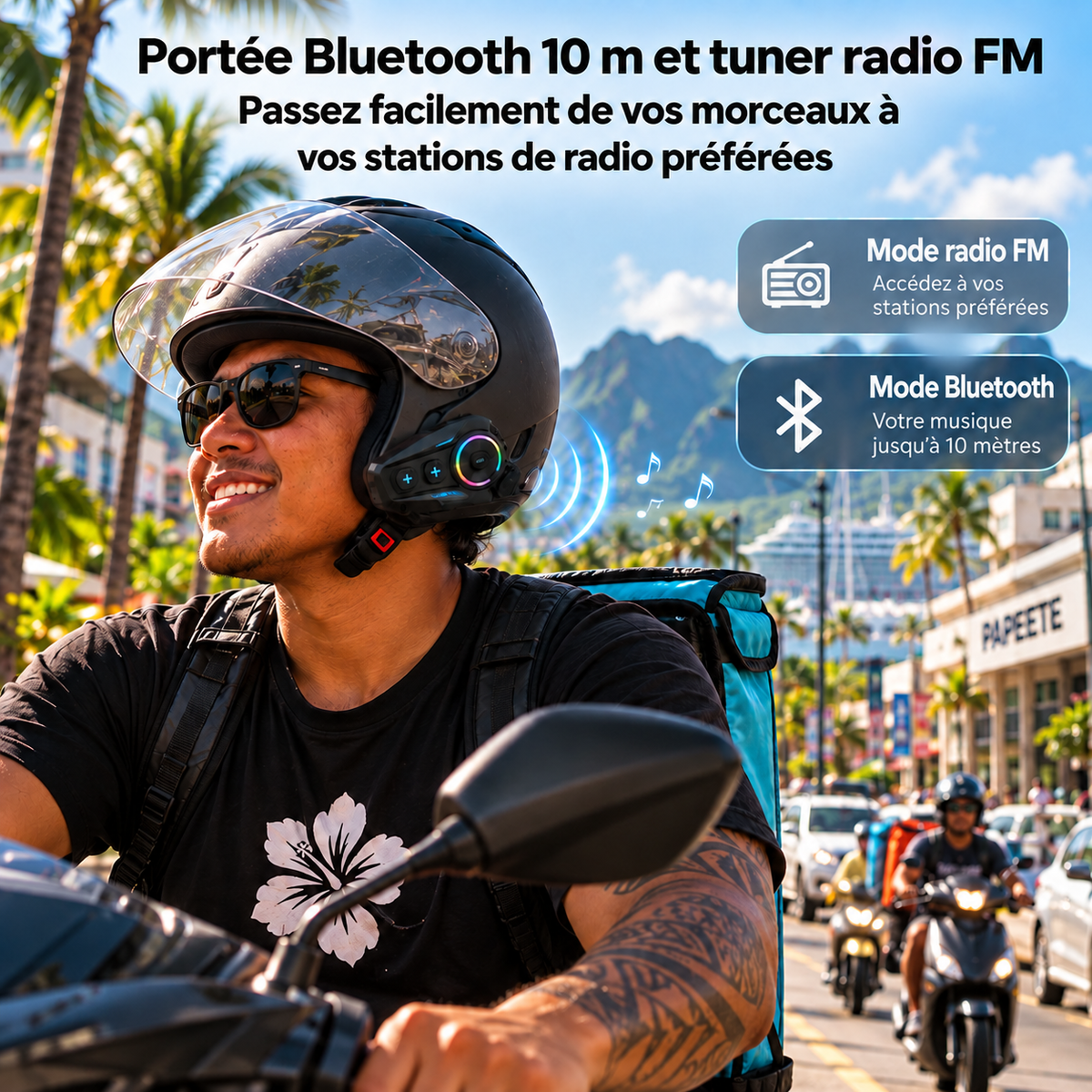 Livreur en scooter avec le kit Bluetooth sur son casque jet : portée Bluetooth 10 m, mode radio FM et mode Bluetooth