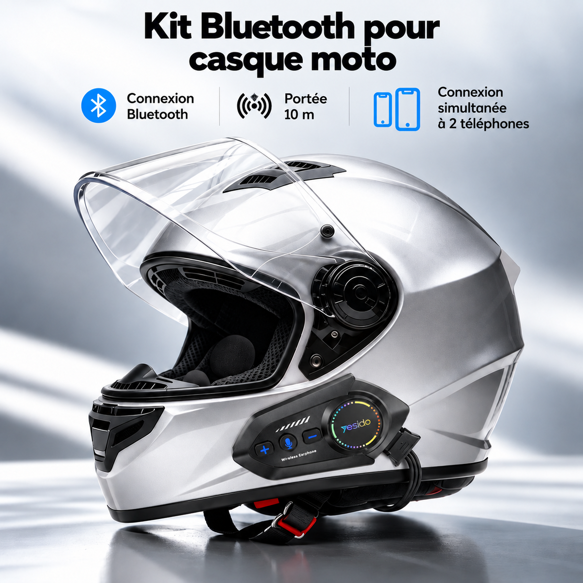 Kit Bluetooth pour casque moto monté sur un casque gris : connexion Bluetooth, portée 10 m, 2 téléphones en simultané